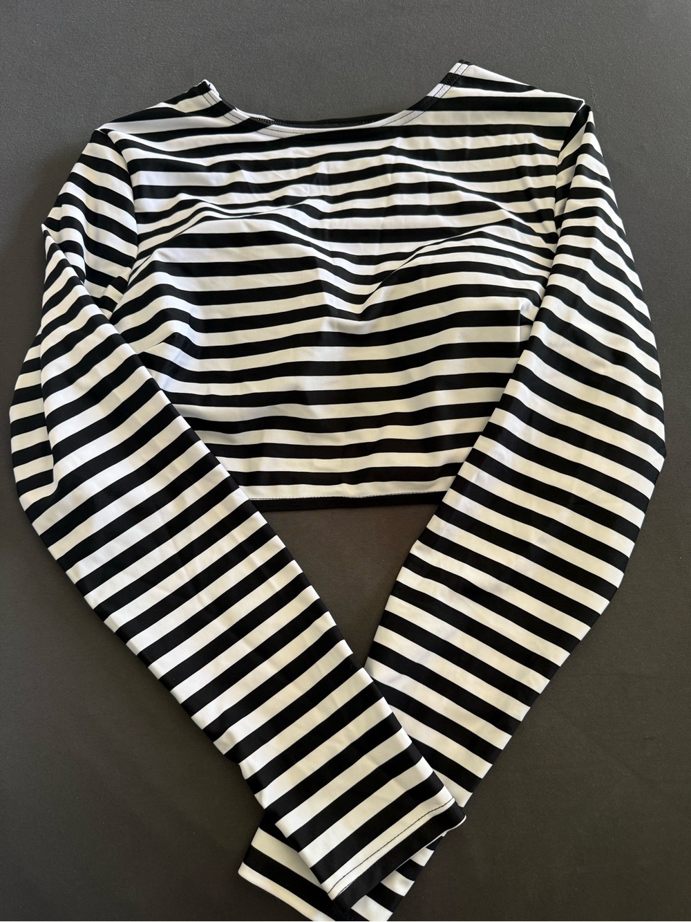 NWT Cocoship Black White Striped Long Sleeve Crop Swim Top Size 10